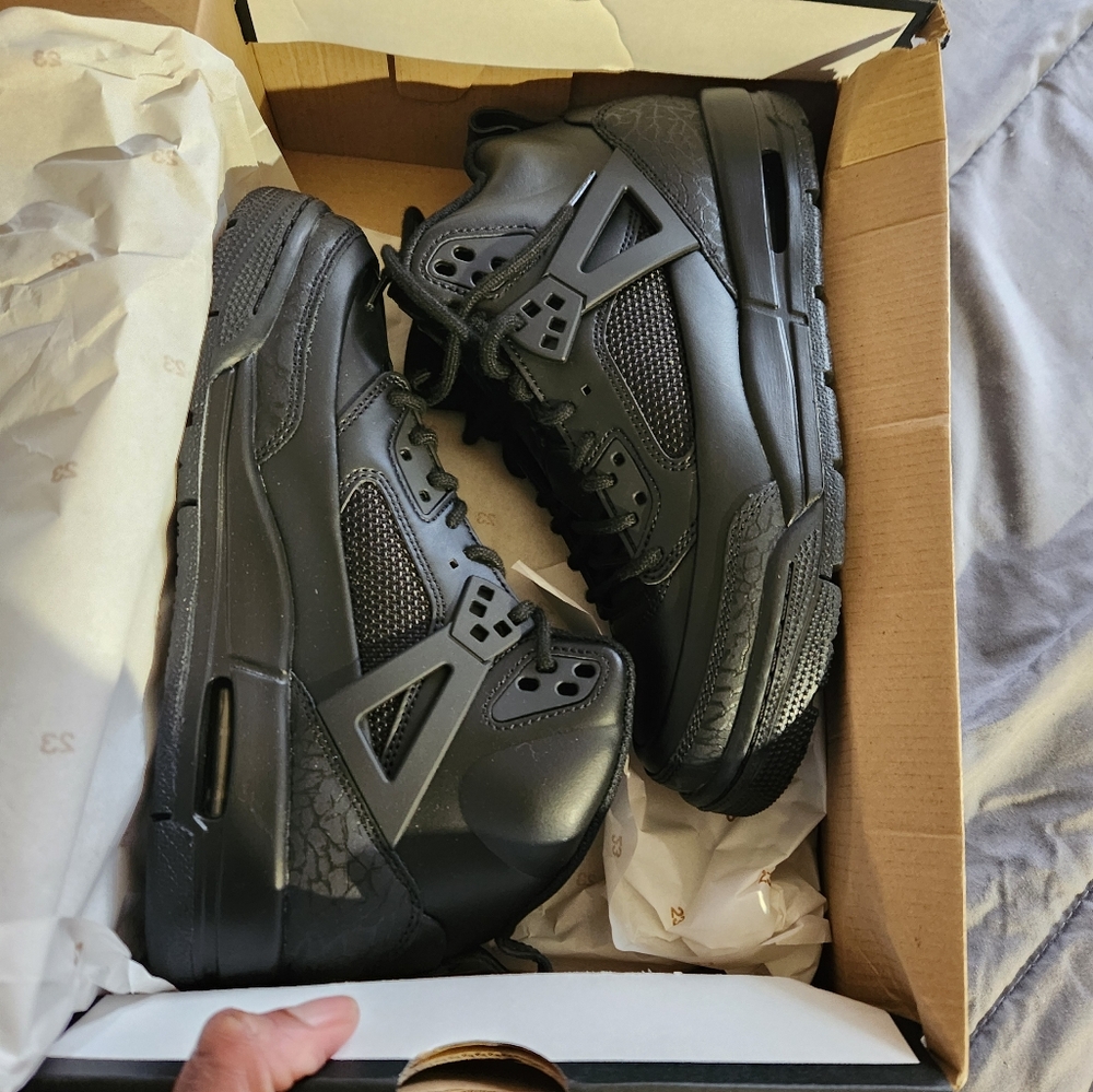 Nike Jordan's winterized spizike. Black